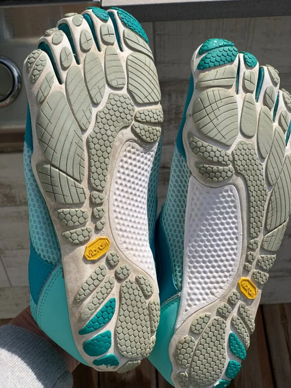Vibram fivefingers barefoot